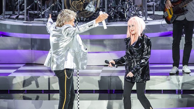 Cyndi Lauper and Rod Stewart